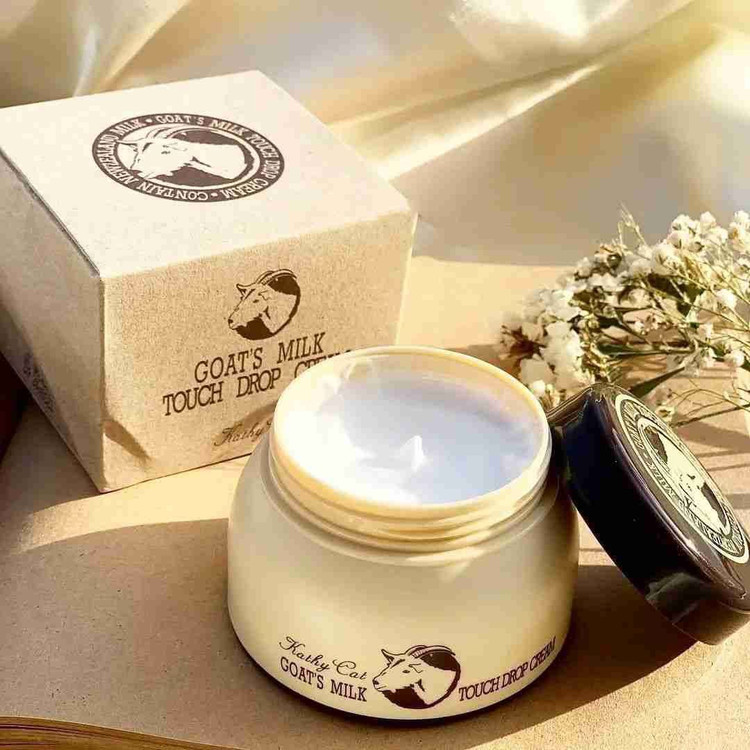 کرم مرطوب کننده شیر بز کتی کت