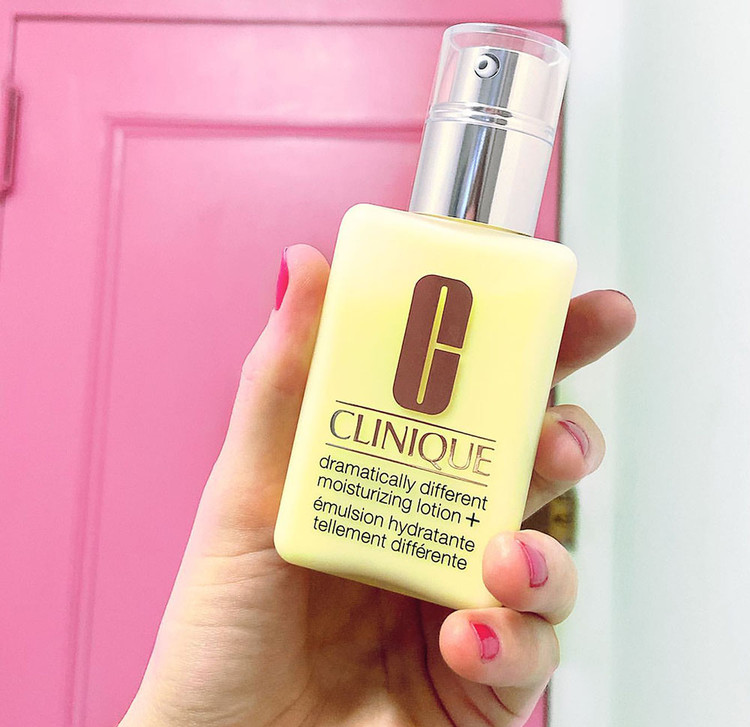 لوسیون آبرسان مرطوب کننده دراماتیکالی پوست خشک