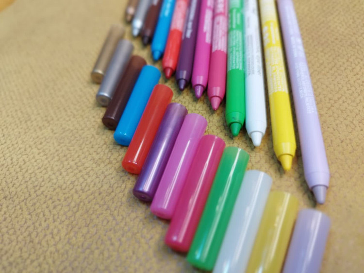 مداد شمعی رنگی